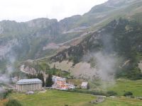 506 Fahrt mit der Furka Dampfbahn - Blick zur Grimselpassstraße und nach Gletsch