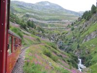509 Fahrt mit der Furka Dampfbahn - Blick zur Grimselpassstraße