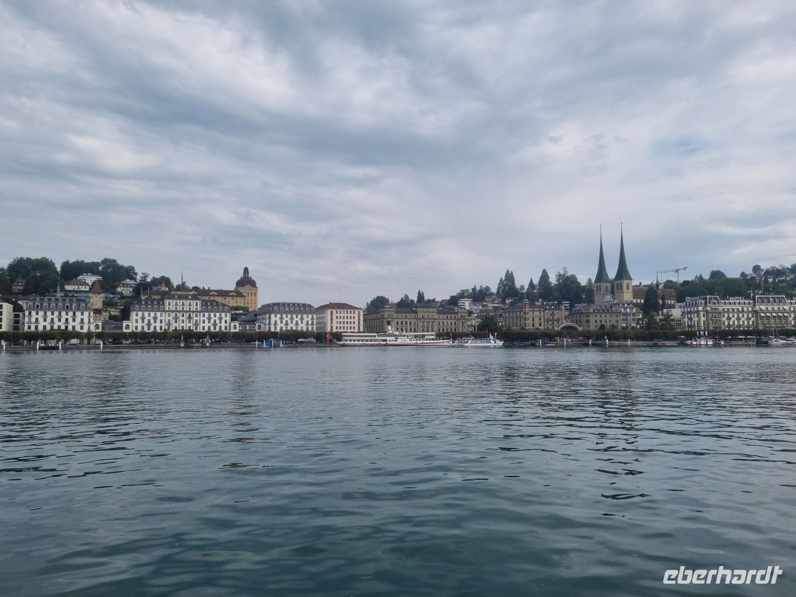 Schifffahrt mit dem Schaufelraddampfer 