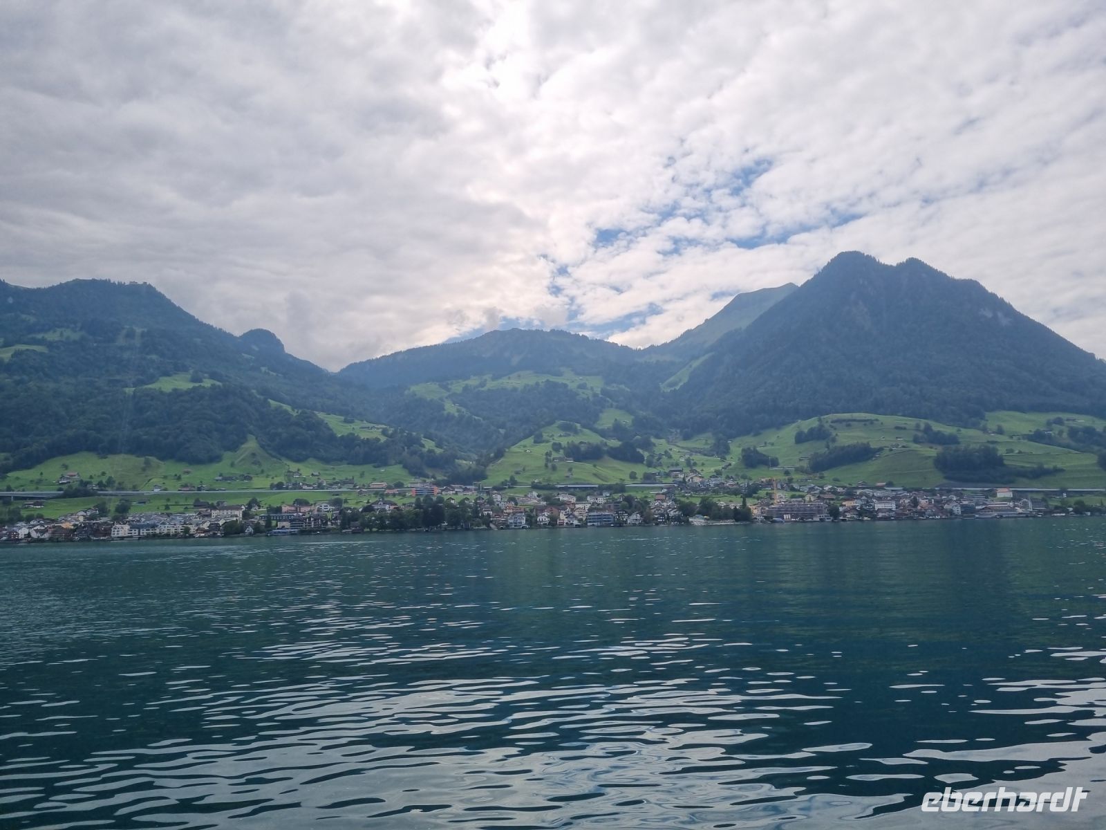 Schifffahrt mit dem Schaufelraddampfer 