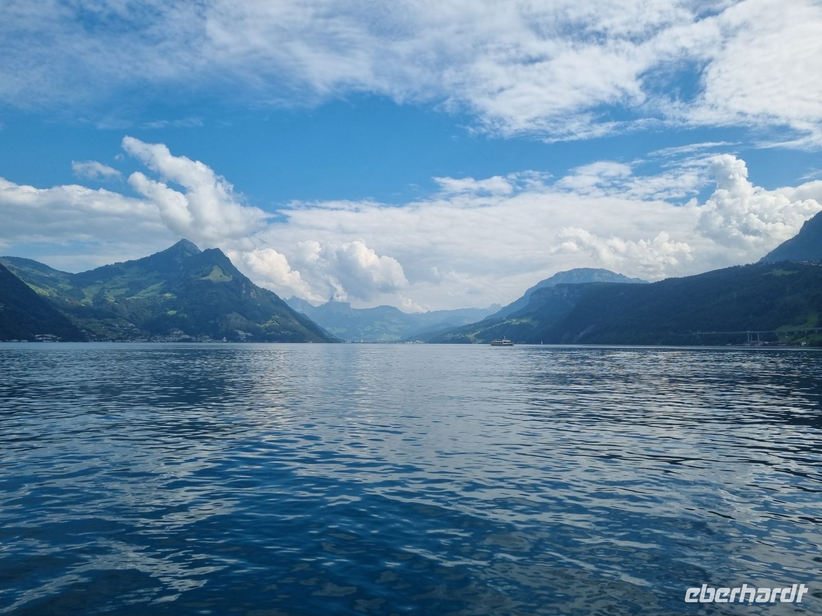 Schifffahrt mit dem Schaufelraddampfer 