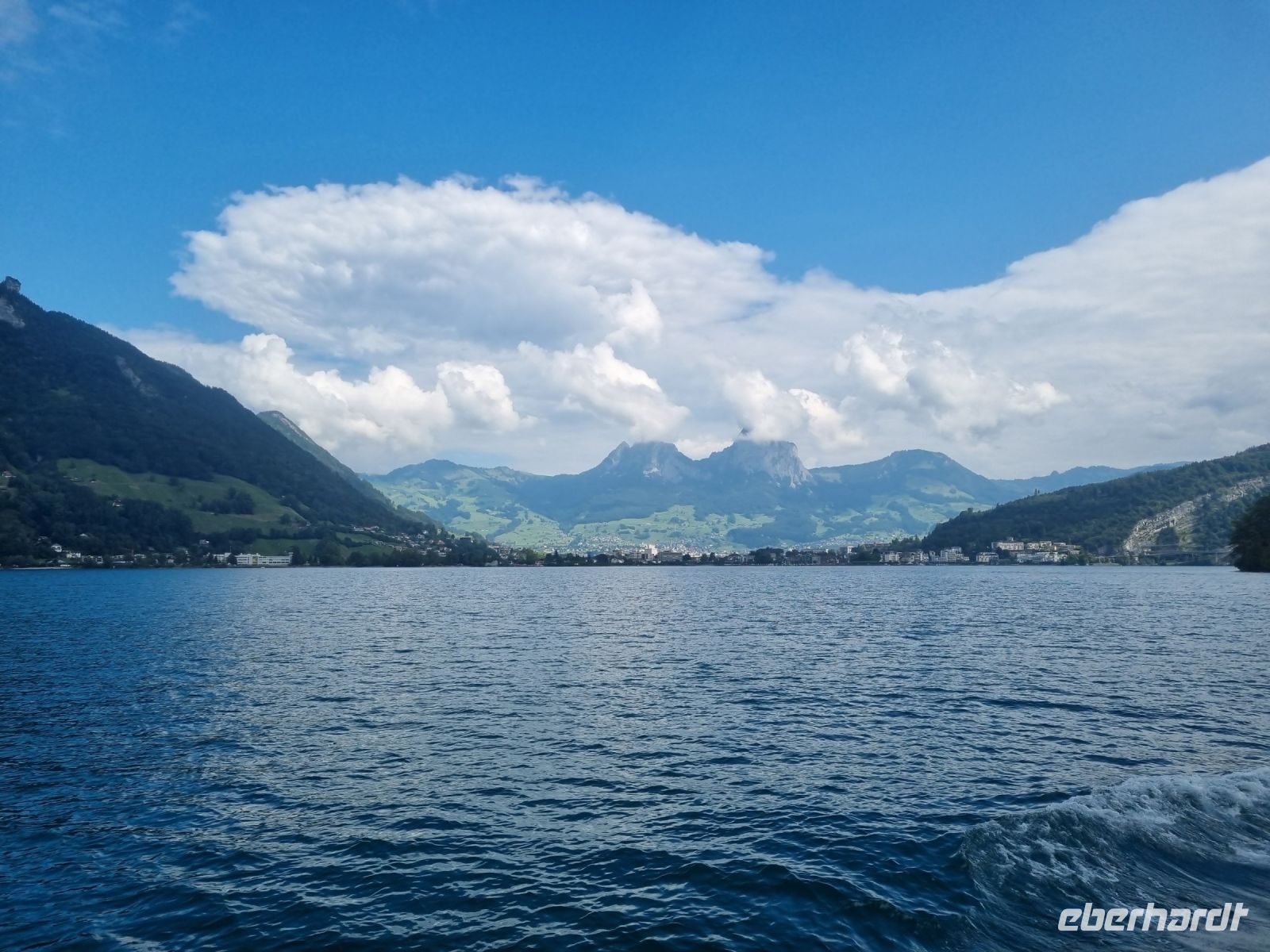 Schifffahrt mit dem Schaufelraddampfer 