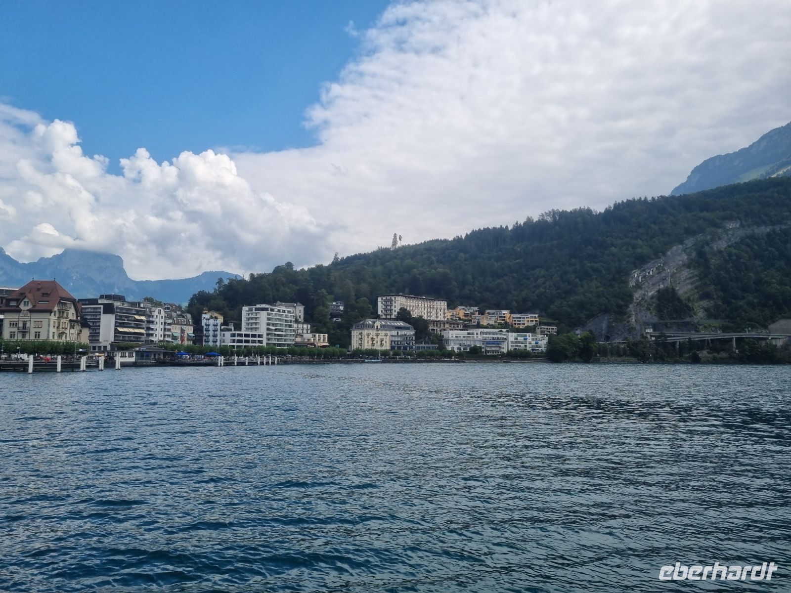 Schifffahrt mit dem Schaufelraddampfer 