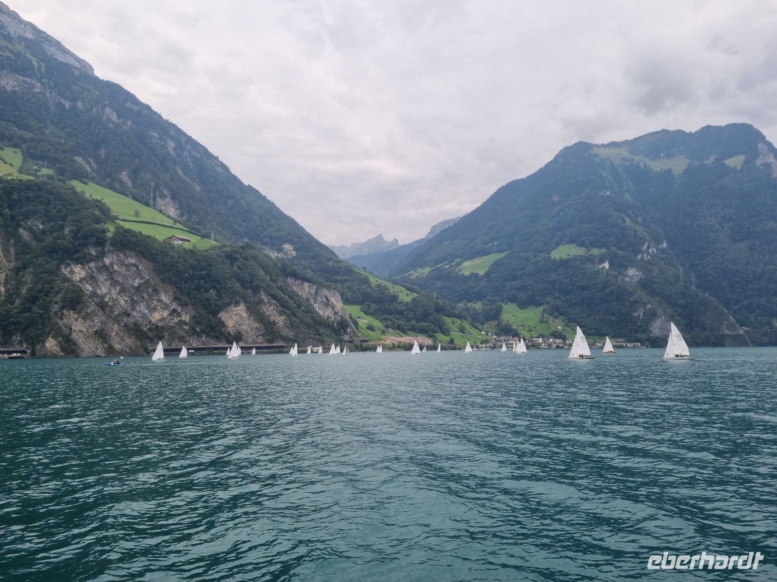 Schifffahrt mit dem Schaufelraddampfer 