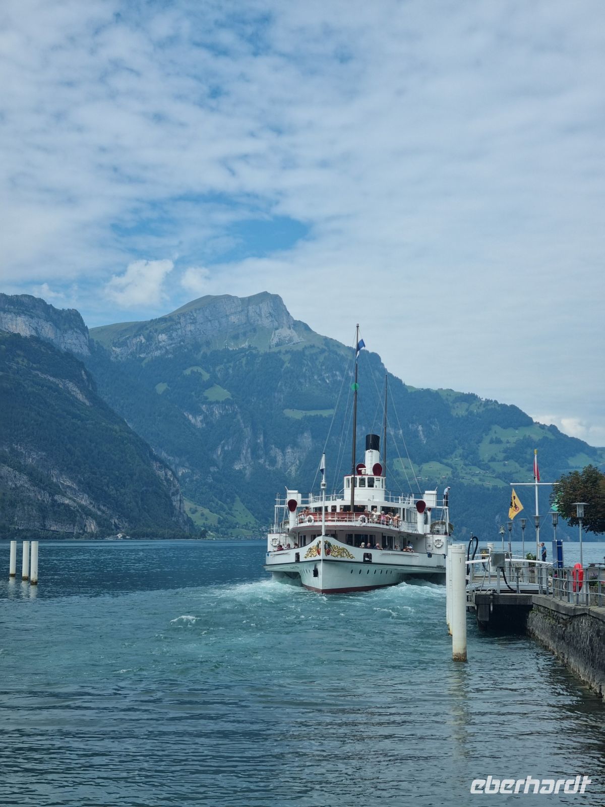 Schifffahrt mit dem Schaufelraddampfer 