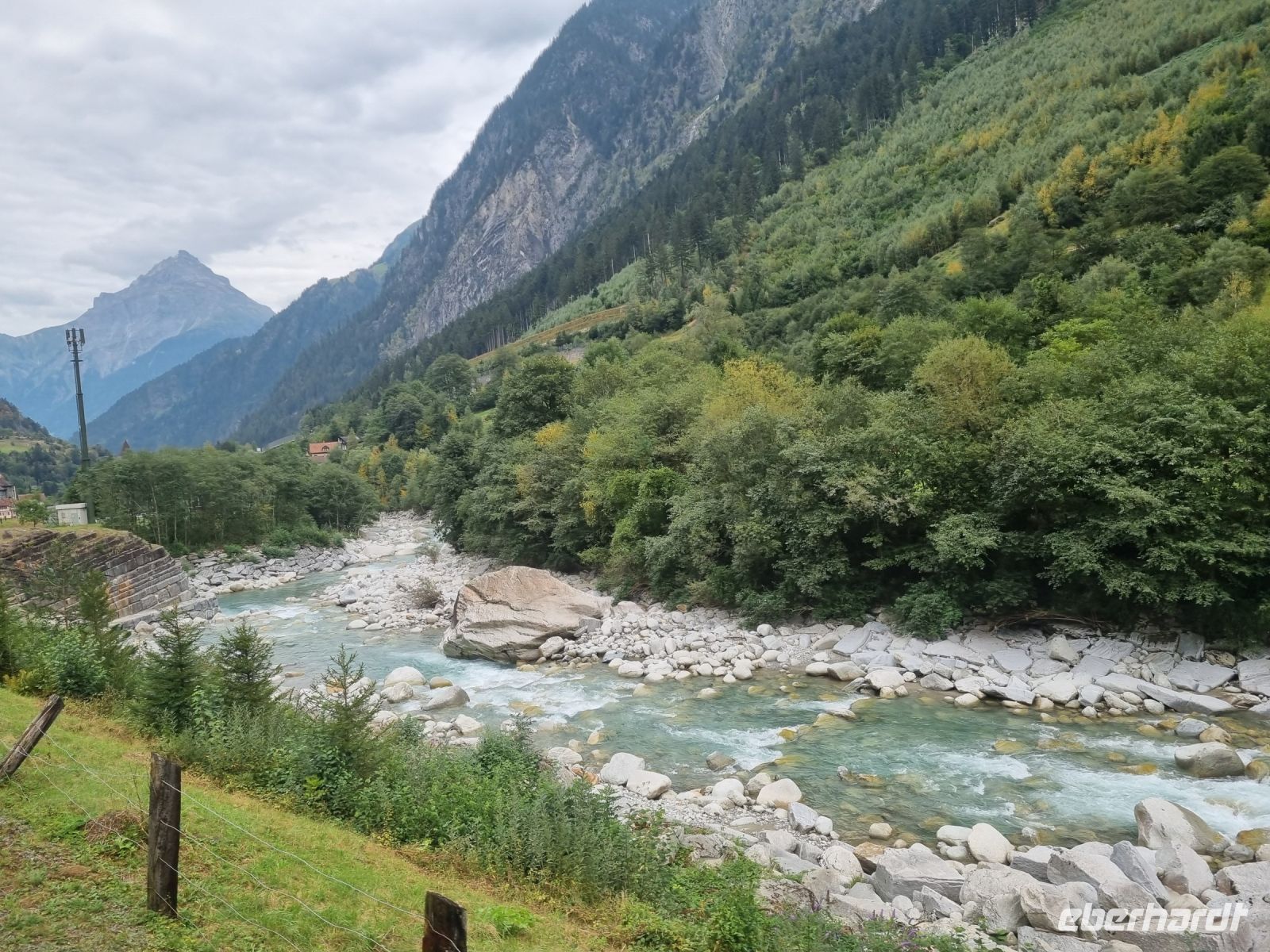 Fahrt mit dem Gotthard Panorama Express von Flüelen nach Bellinzona... (Reusstal)