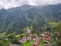 Fahrt mit dem Gotthard Panorama Express von Flüelen nach Bellinzona... (Kirche von Wassen)