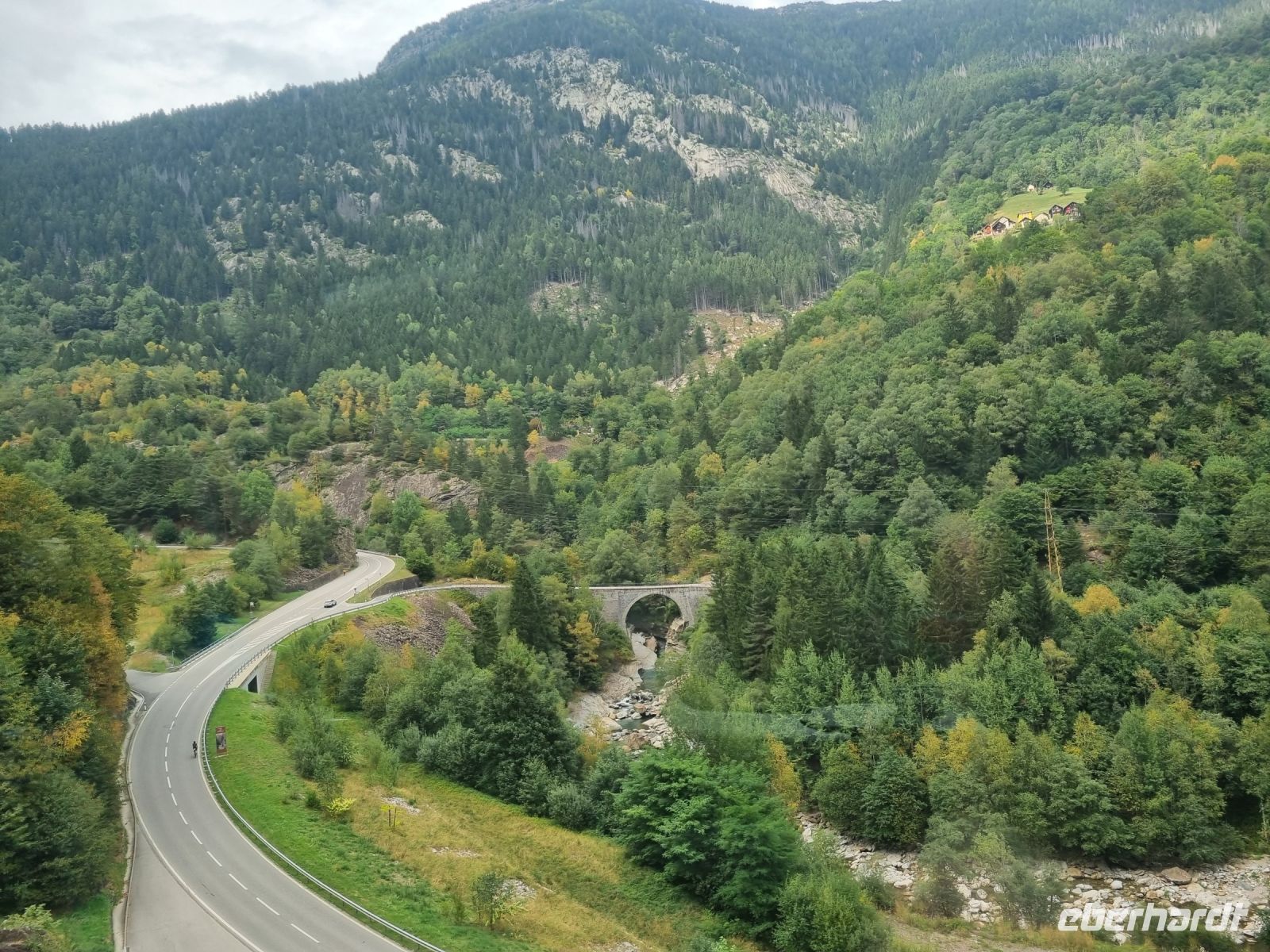 Fahrt mit dem Gotthard Panorama Express von Flüelen nach Bellinzona... 