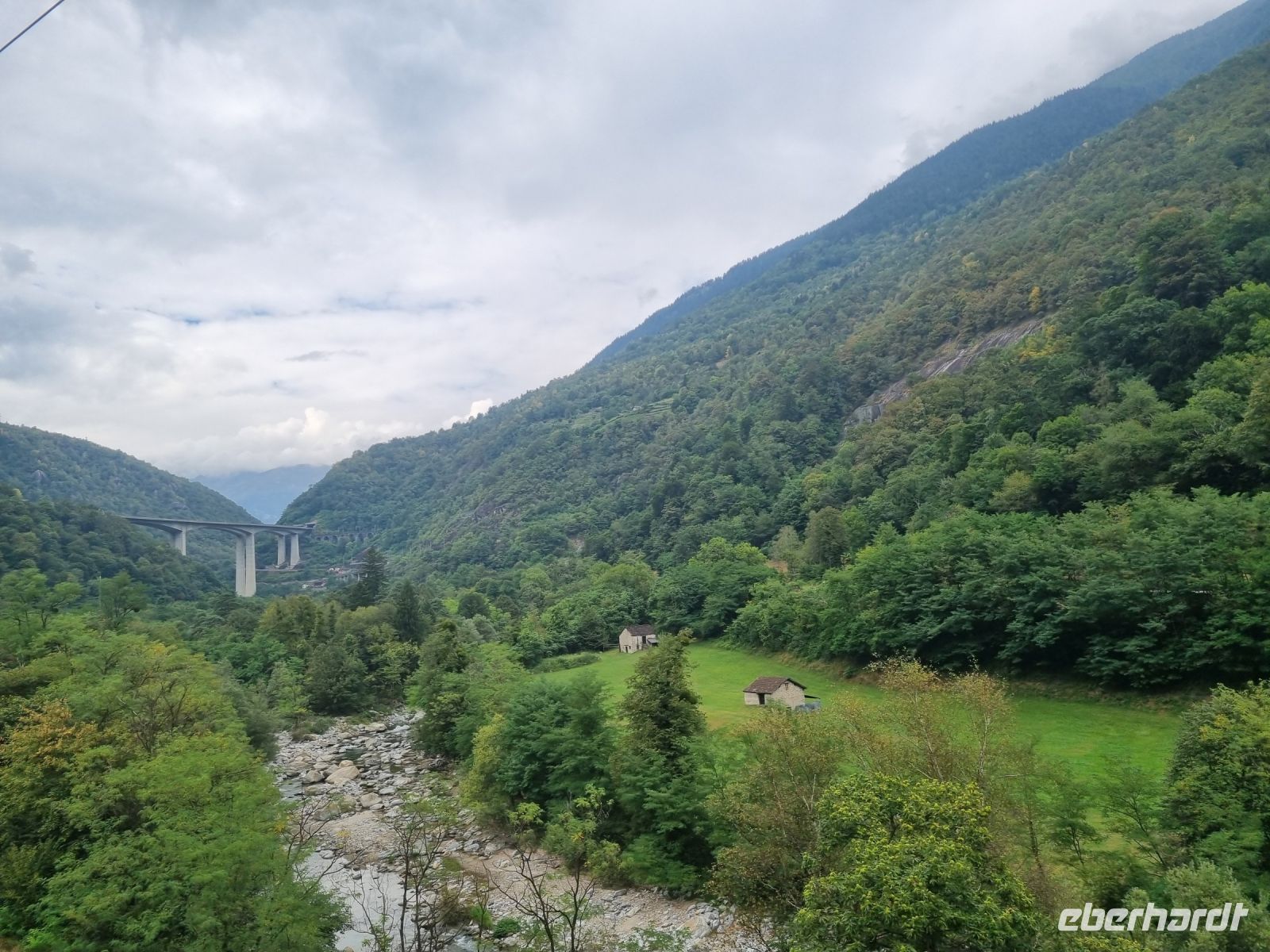 Fahrt mit dem Gotthard Panorama Express von Flüelen nach Bellinzona... (Biaschina)