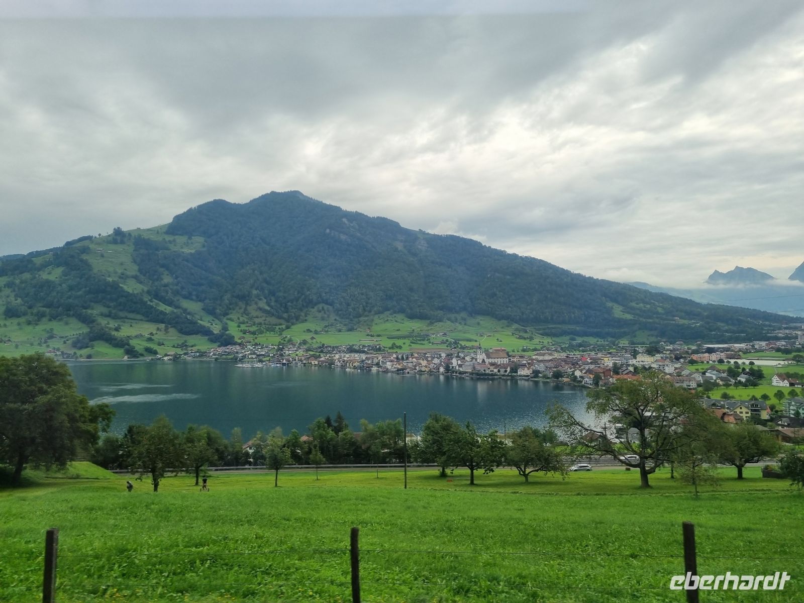 Fahrt mit dem Voralpen-Express von St. Gallen nach Luzern... (Zugersee)