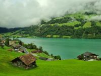Fahrt mit dem Luzern–Interlaken Express... (Lungernsee)