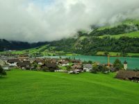 Fahrt mit dem Luzern–Interlaken Express... (Lungernsee)
