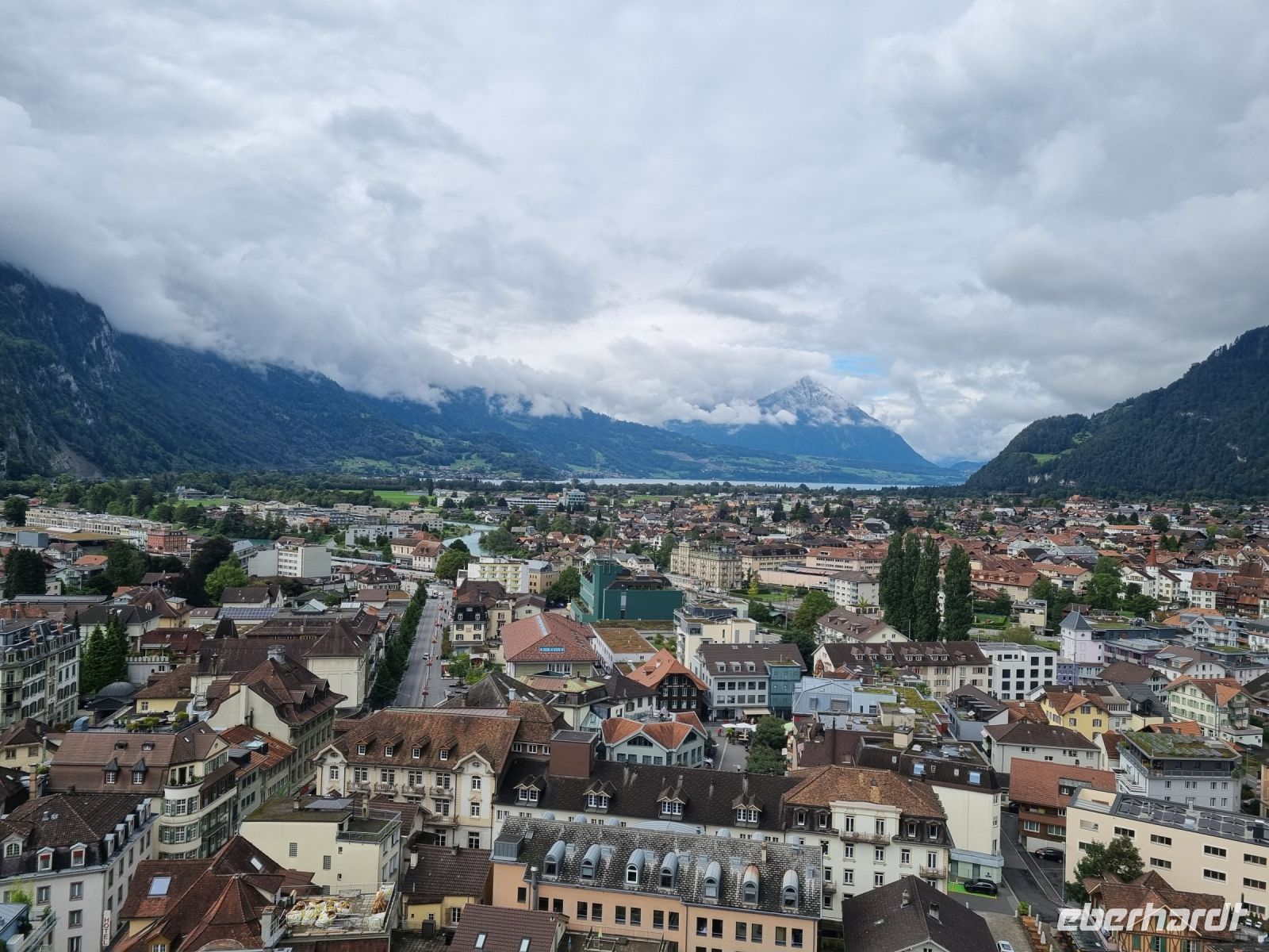 Interlaken (Blick vom 18. Stockwerk des 