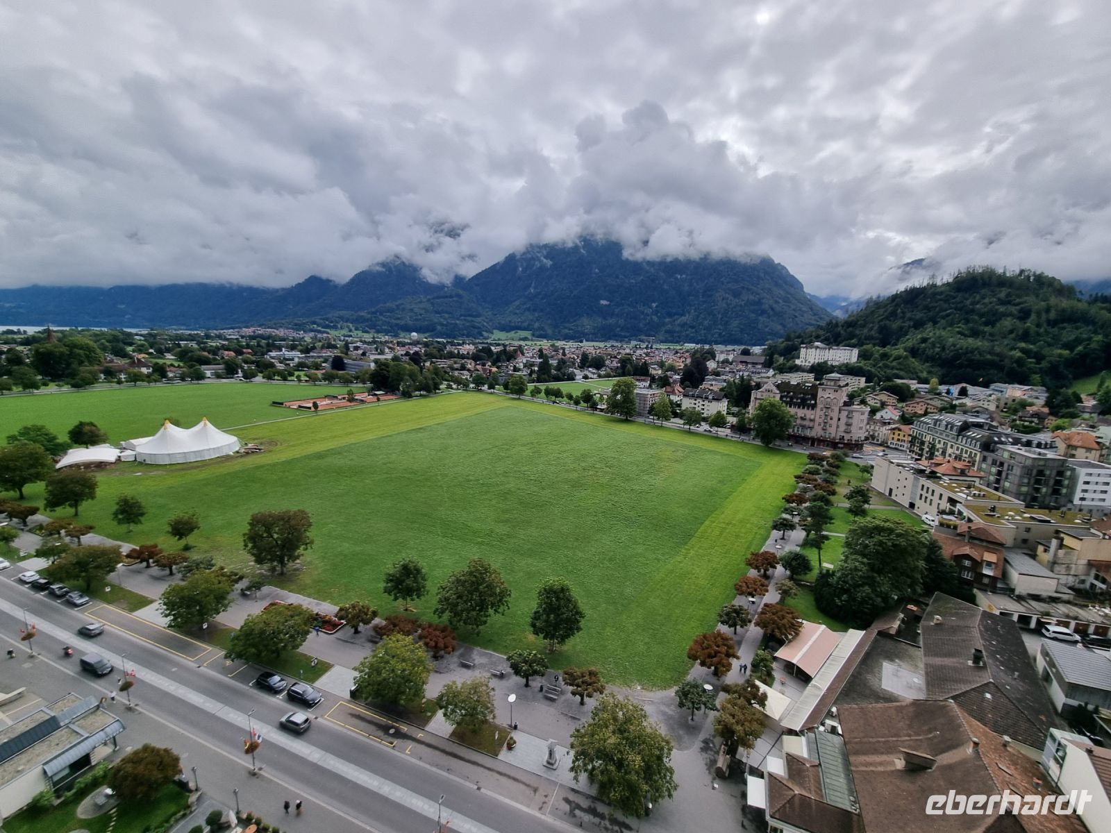 Interlaken (Blick vom 18. Stockwerk des 