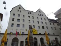 St. Moritz, Rathaus mit Mauritiusbrunnen