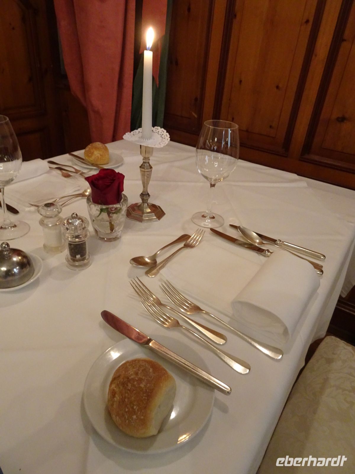 ... stilvoll gedeckte Tafel für uns...