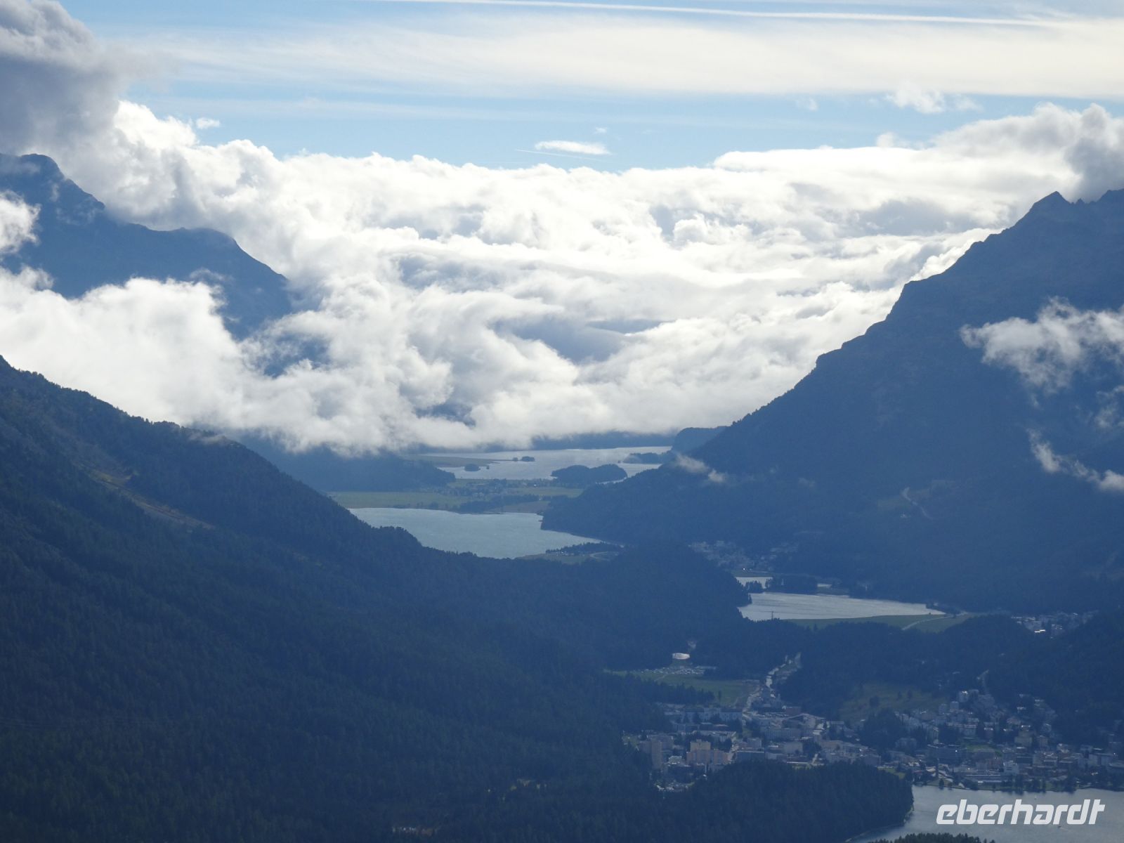 ... St. Moritz mit Seen des oberen Engadin...