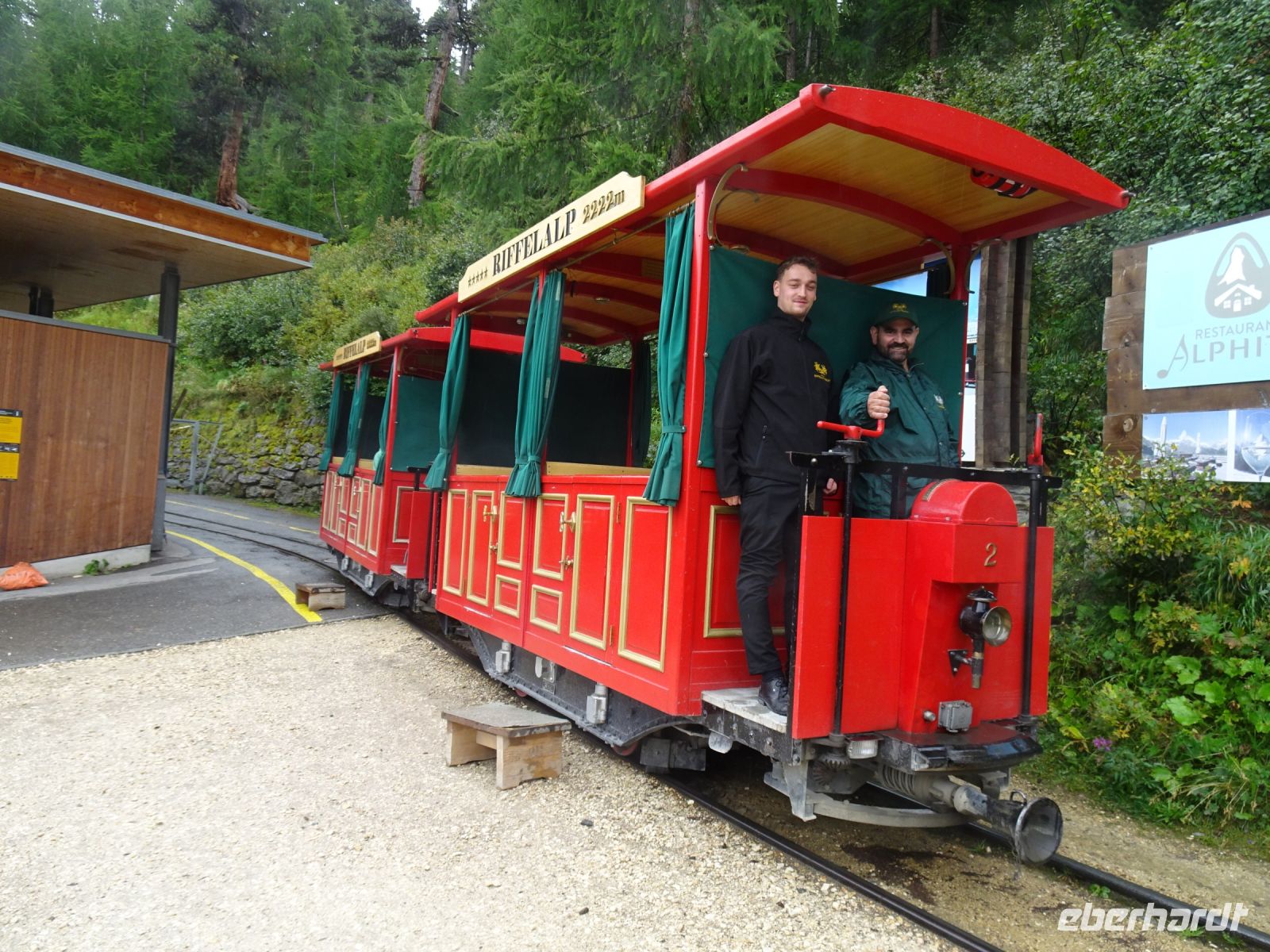 Zur Riffelalm mit historischer Tram