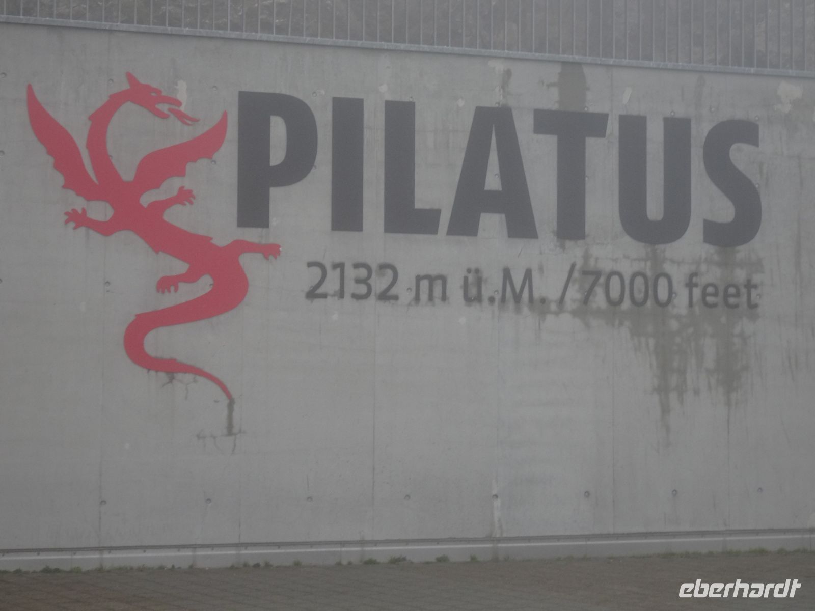 ..Pilatus, Drachen im Nebel