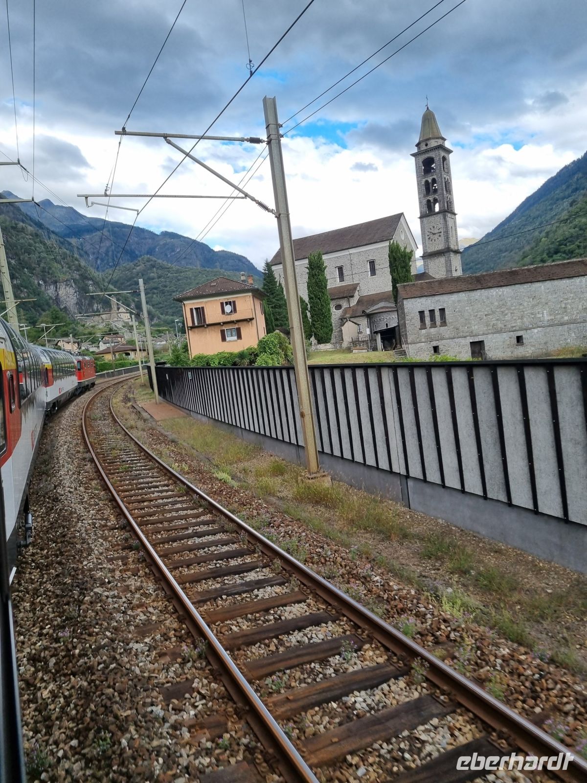 Fahrt mit dem Gotthard Panorama Express von Flüelen nach Bellinzona... (Ticino-Tal)