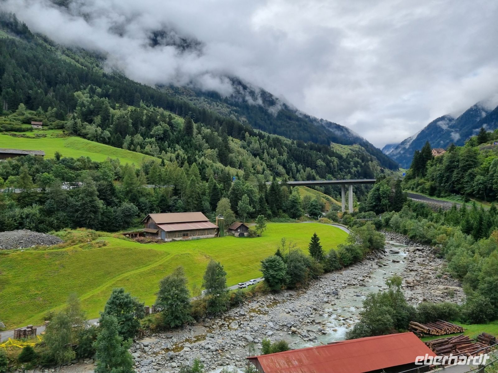 Fahrt mit dem Gotthard Panorama Express von Lugano nach Flüelen... (Reusstal)