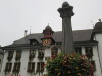 Thun: Rathaus und Hofbrunnen