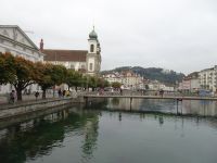 Luzern, Blick über die Reuss zur Jesuitenkirche