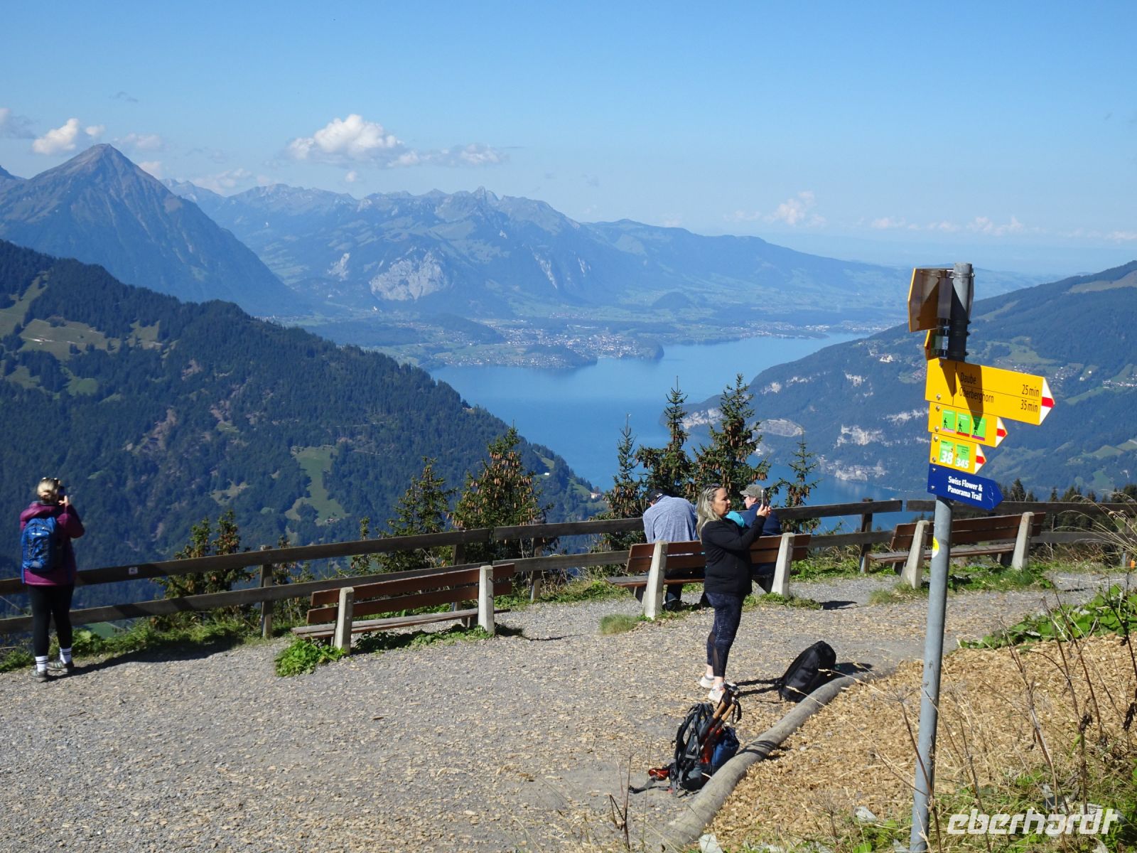 ... Blick auf Thunersee bei Interlaken...