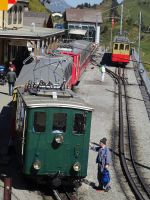 ... Zug steht zur Abfahrt bereit...