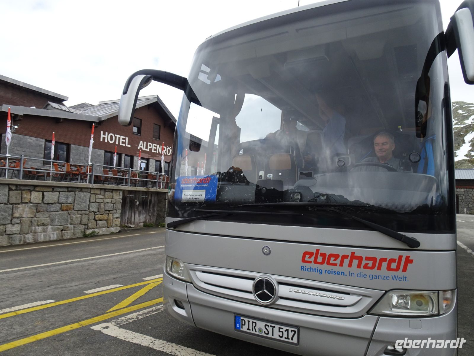 Unser Bus mit Fahrer Jörg