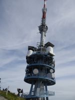 ... markante moderne Bergkrönung ...