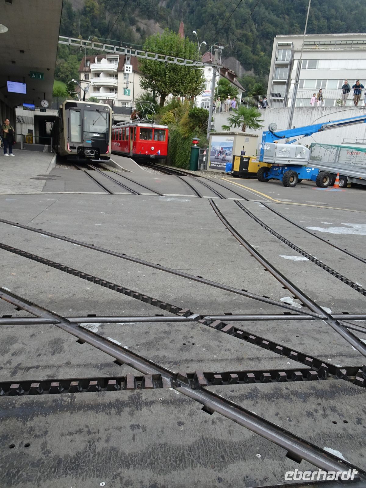 ... und moderne Drehscheibe ...