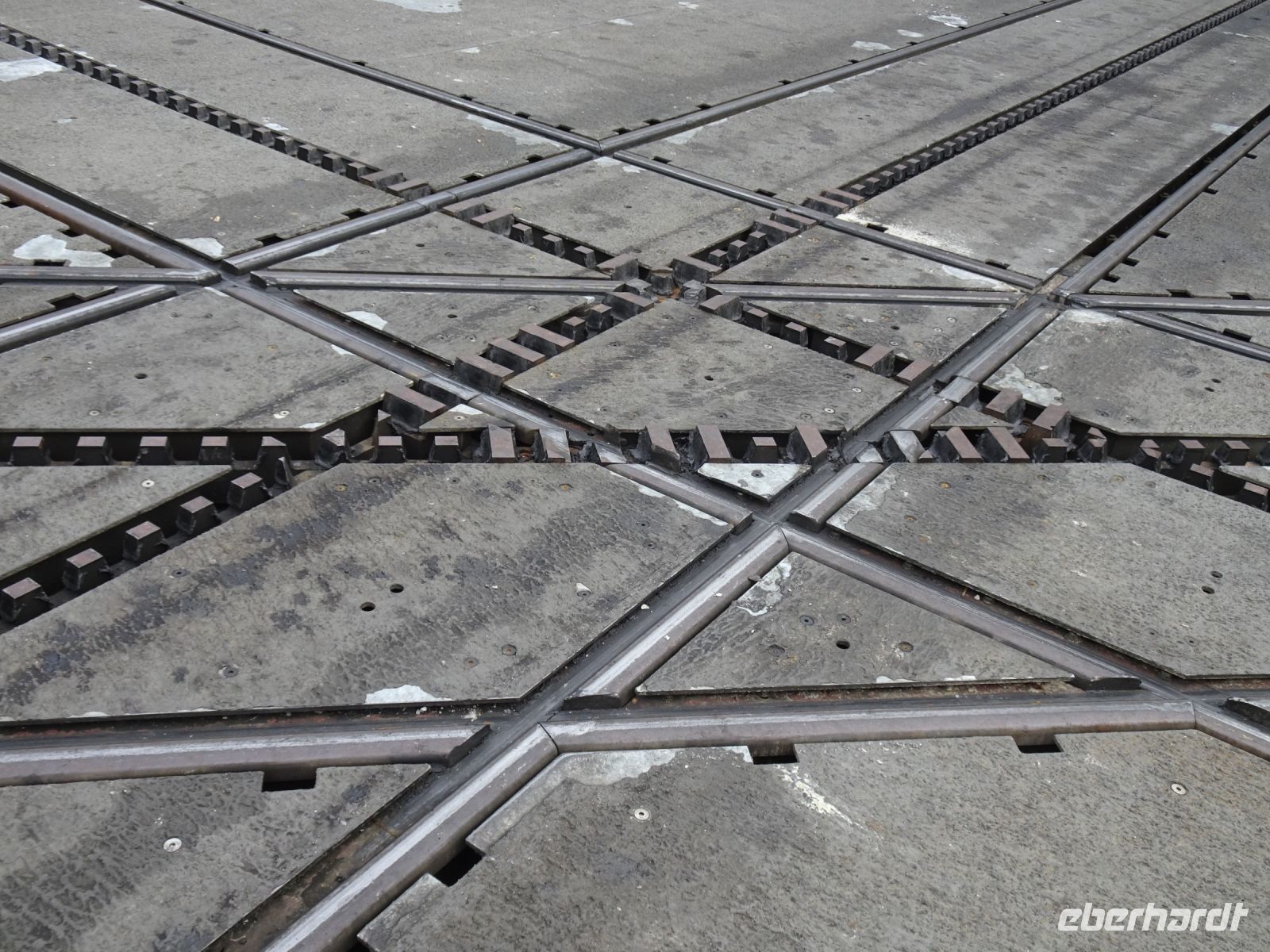 ... als Kreuzung von drei Gleisen...