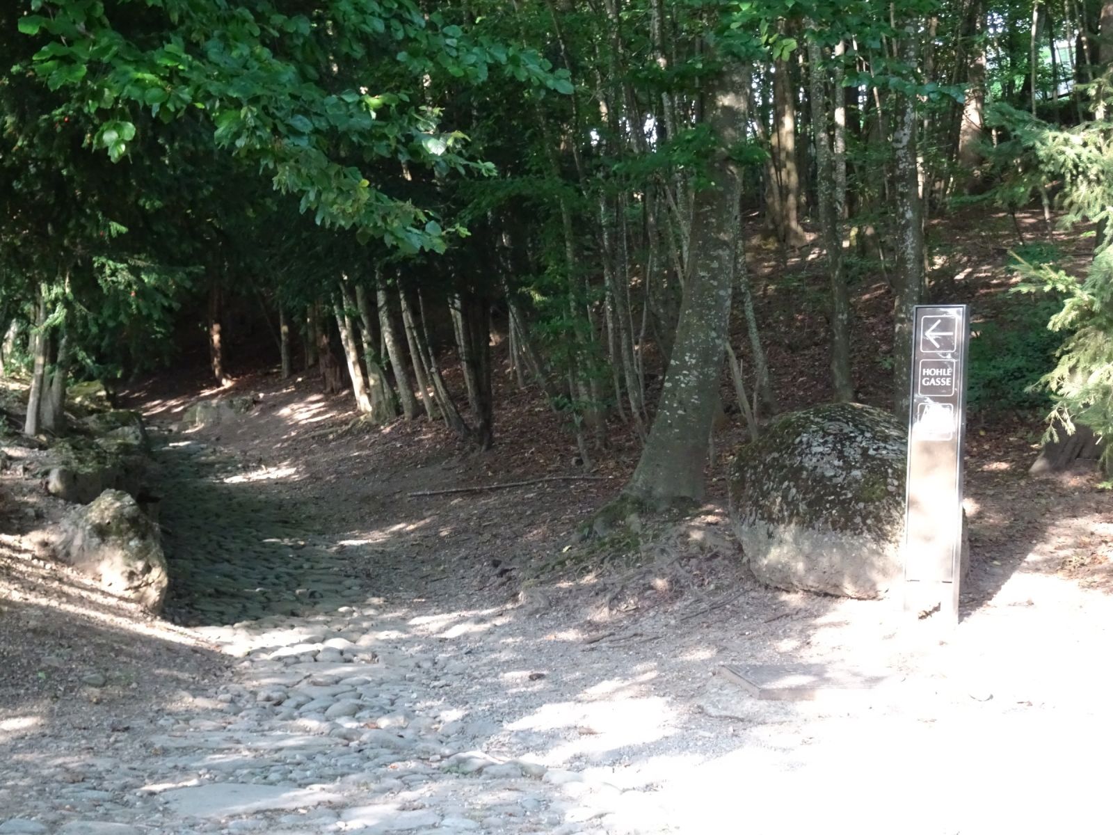 ... die Hohle Gasse ...