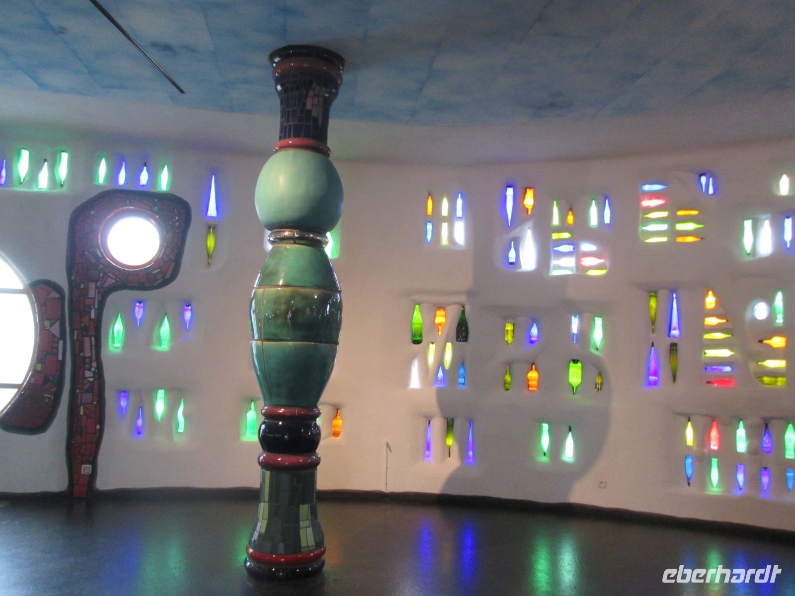 Flaschenwand Markthalle Altenrhein