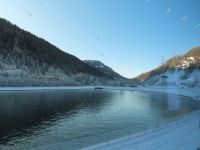 154 Fahrt auf der Strecke des Glacier Express durch das Winterwunderland