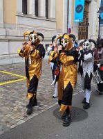 379 Basler Fasnacht - Gässele - Die Fasnächtler ziehen durch die Stadt