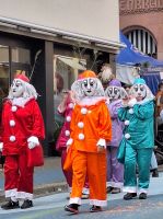 390 Basler Fasnacht - Gässele - Die Fasnächtler ziehen durch die Stadt