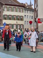 392 Basler Fasnacht - Gässele - Die Fasnächtler ziehen durch die Stadt