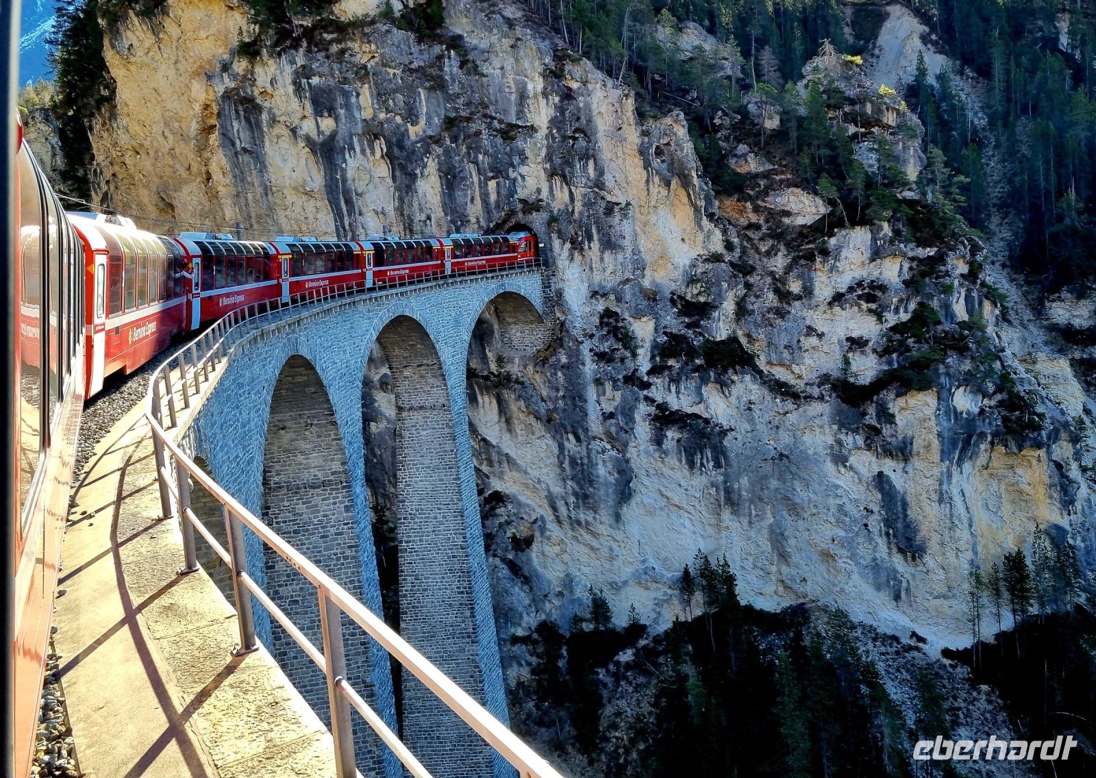 Fahrt mit dem Bernina-Express - Landwasserviadukt 
