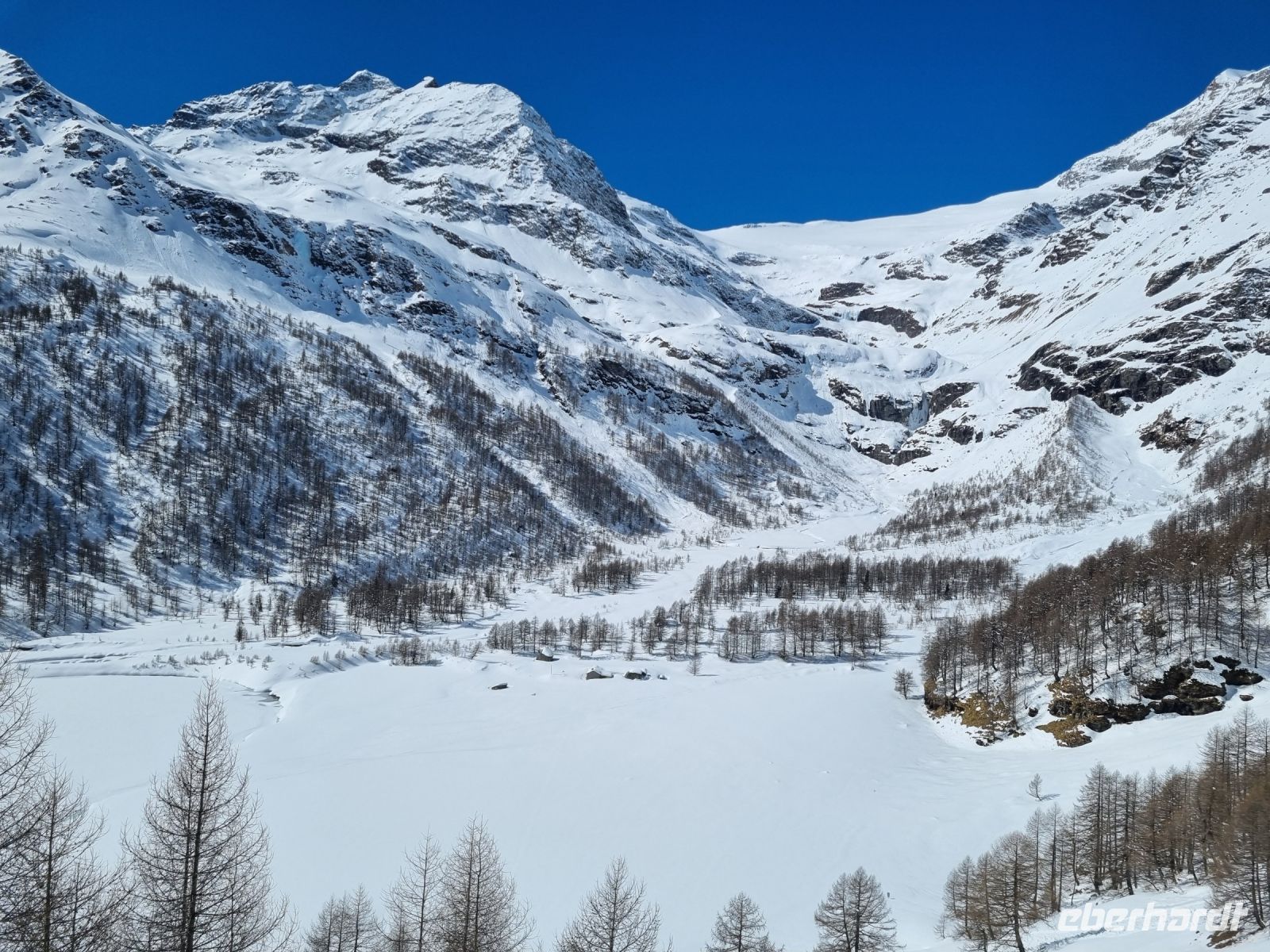 Fahrt mit dem Bernina-Express - Palü-See mit Palü-Gletscher