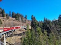 Fahrt mit der Arosa-Bahn durch das Schanfigg...