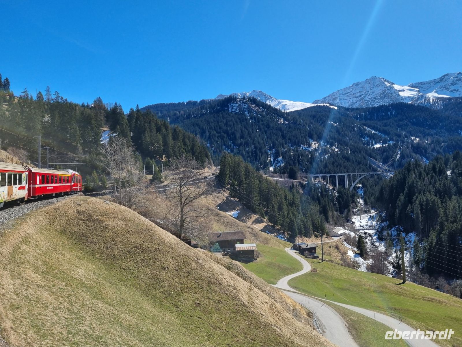 Fahrt mit der Arosa-Bahn durch das Schanfigg - Langwieser Viadukt