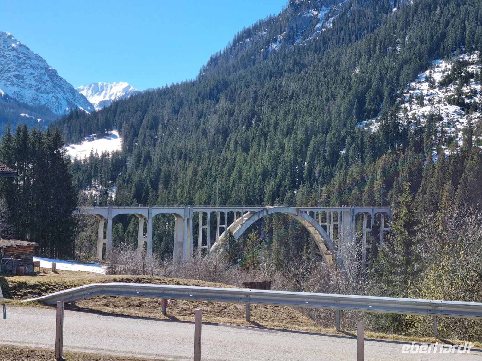 Fahrt mit der Arosa-Bahn durch das Schanfigg - Langwieser Viadukt