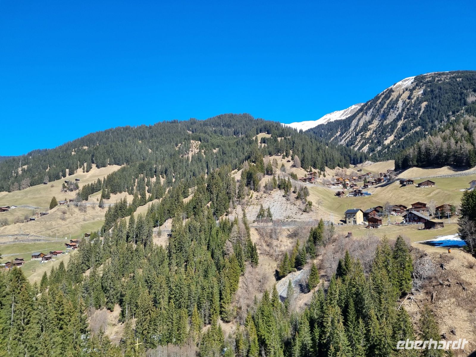 Fahrt mit der Arosa-Bahn durch das Schanfigg - Langwies