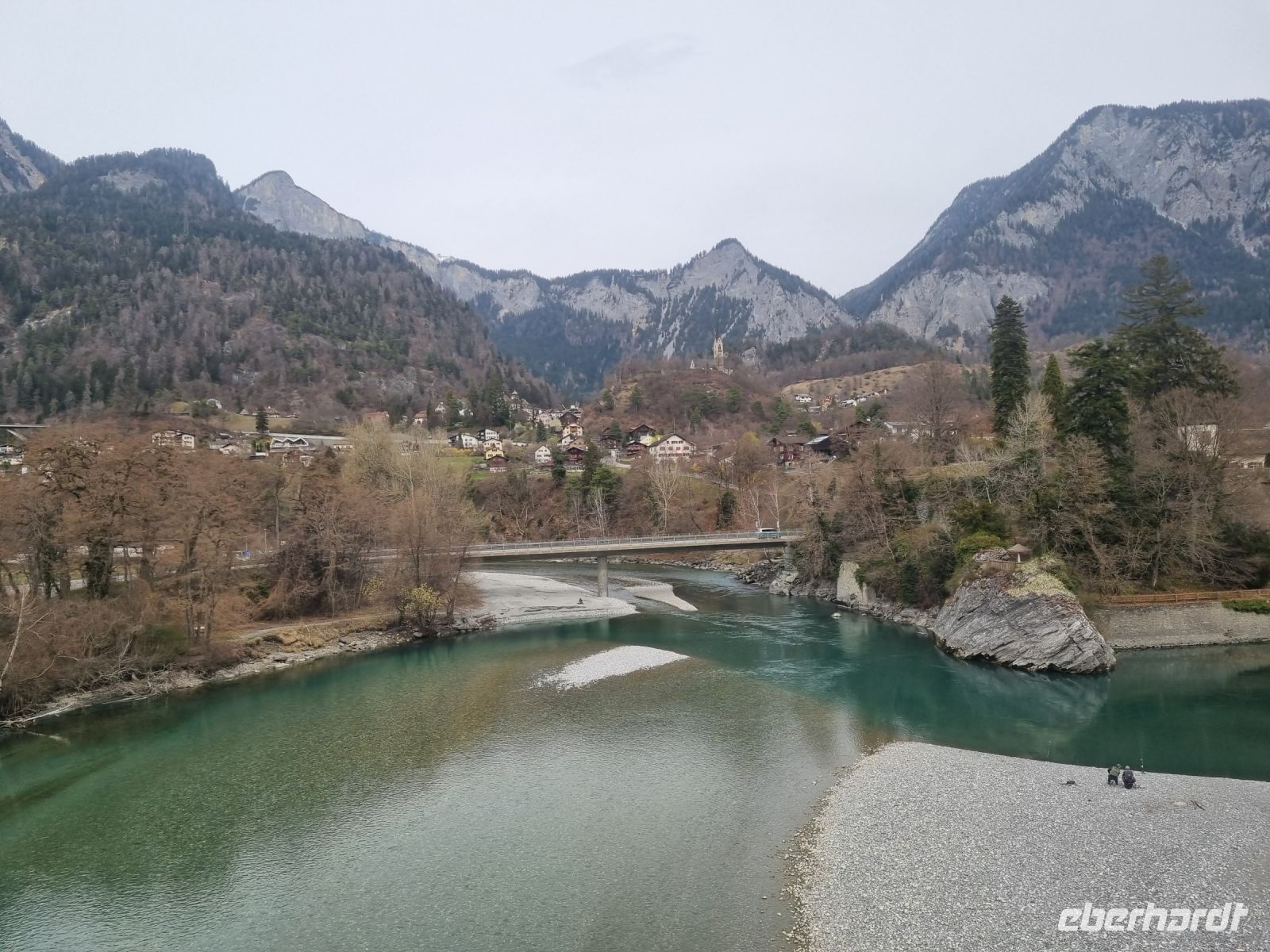 Fahrt mit dem Glacier-Express - Vereinigung von Vorder- und Hinterrhein bei Reichenau 