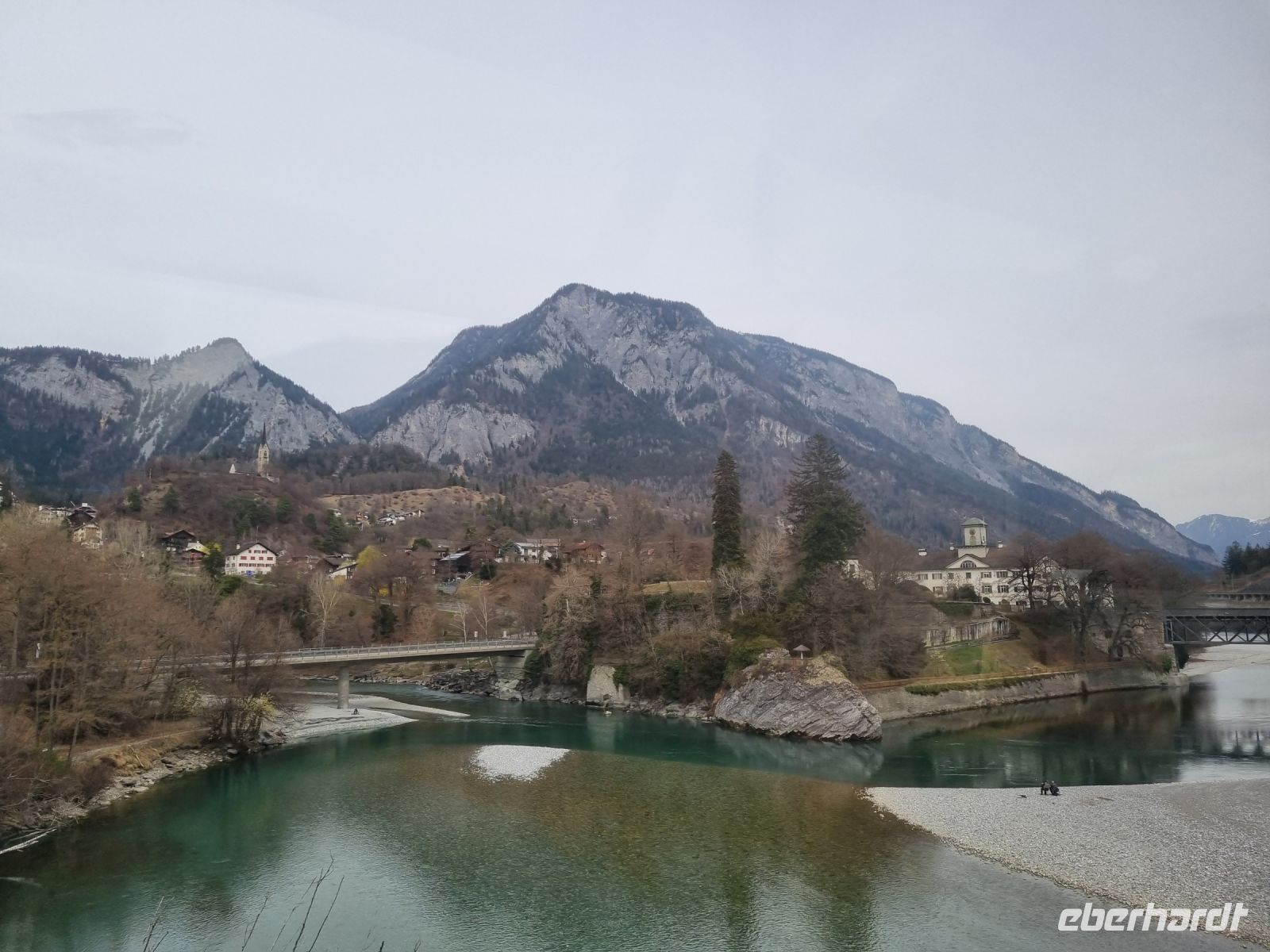 Fahrt mit dem Glacier-Express - Vereinigung von Vorder- und Hinterrhein bei Reichenau 