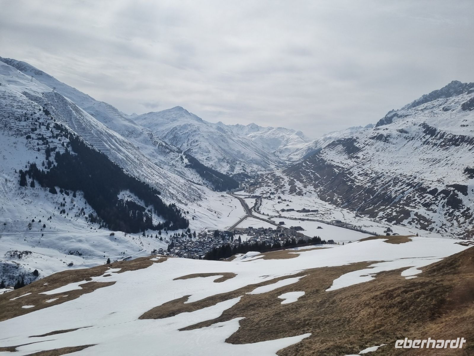 Fahrt mit dem Glacier-Express - vom Oberalppass nach Andermatt...
