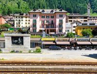 Airola, Denkmal der Tunnelbauer (links)