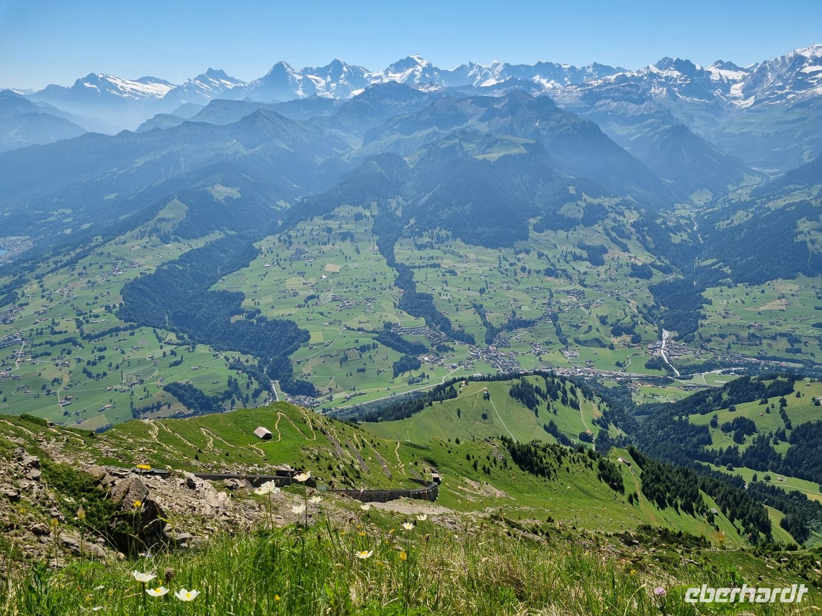 Ausblick vom Niesen in die Jungfrau-Region